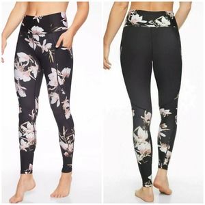 Athleta Magnolia Salutation Stash Pocket Yoga Pant EUC Size ST Floral 384003